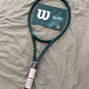 윌슨 테니스라켓 블레이드 100UL 265g 새상품 (정가 33.9)