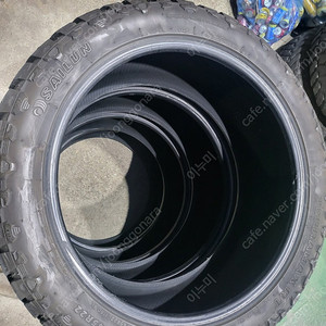 사일룬RT 285 45 22타이어팝니다