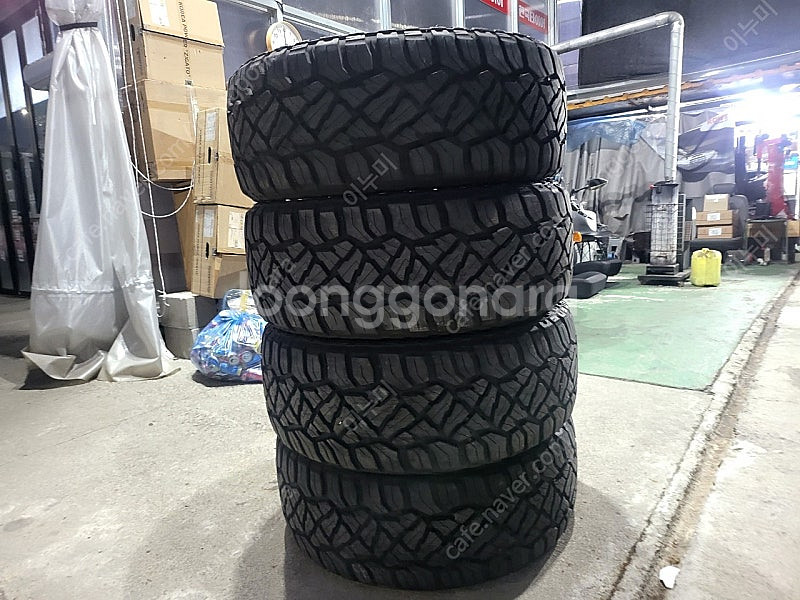 사일룬RT 285 45 22타이어팝니다--1