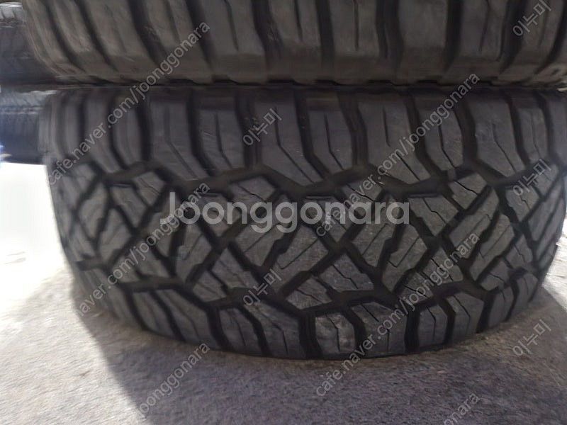 사일룬RT 285 45 22타이어팝니다--5