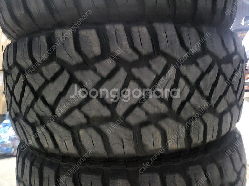 사일룬RT 285 45 22타이어팝니다--6