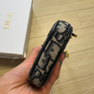 디올 폰홀더