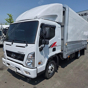 중고윙바디 흰색 2023년식 4,923km 3.5톤 올 뉴 마이티 개인사업자 차량구매