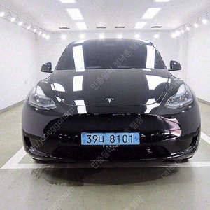 테슬라 모델 Y 중고 테슬라 중고 검정색 2024년식 21,735km RWD 중고차견적