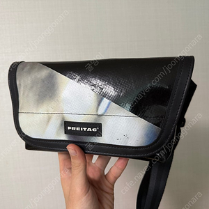미사용새제품)프라이탁 제이미 블랙/화이트전사 판매합니다