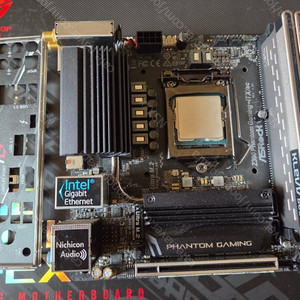 애즈락 Z390 팬텀itx + 9600k + 클레브 ddr4 8g x2 팝니다.