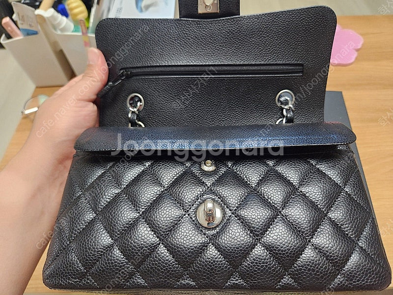 샤넬 클래식 스몰 은장 팝니다--4