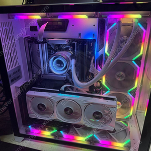 이엠텍 지포스 RTX 5060 Ti MIRACLE WHITE D7 16GB 팝니다.