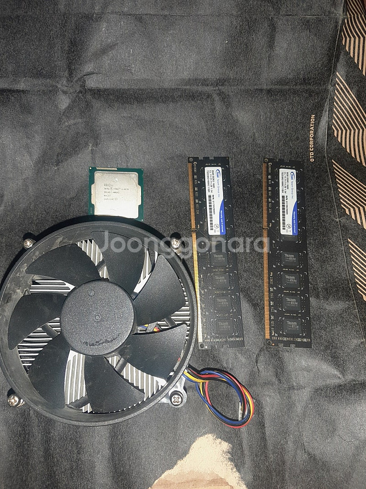 i5 4670 시퓨와 D3 8GB 램 두개를 팝니다.--3