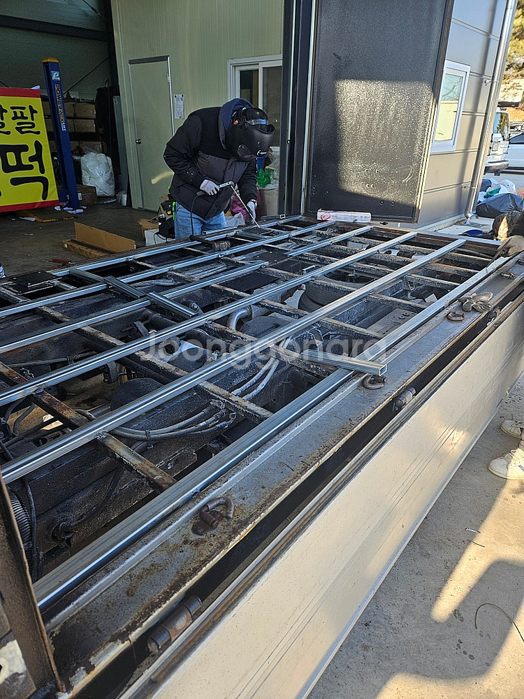 호떡 푸드트럭 판매합니다. 2400만원 (자동호떡기계설...--8