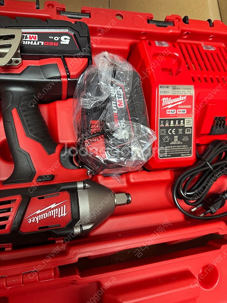 (새제품)밀워키 18V 임팩렌치 M18 BIW-502C...--1