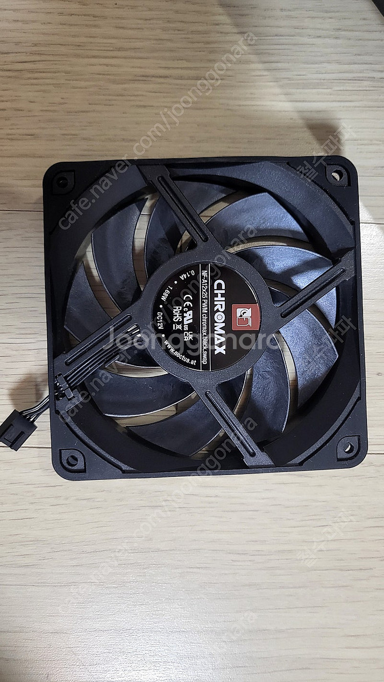 녹투아 NF-A12x25 PWM chromax.blac...--1
