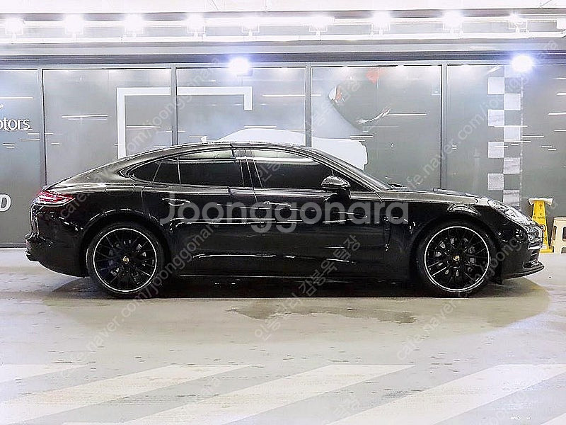 외제차 중고 포르쉐 파나메라 검정색 2019년식 3.0...--4