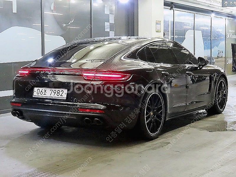 외제차 중고 포르쉐 파나메라 검정색 2019년식 3.0...--5