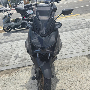 xmax300 24년식 팝니다.