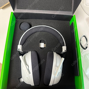 RAZER 블랙샤크 V2 PRO 2023 화이트 헤드셋 / RAZER 헤드셋거치대 일괄판매합니다.