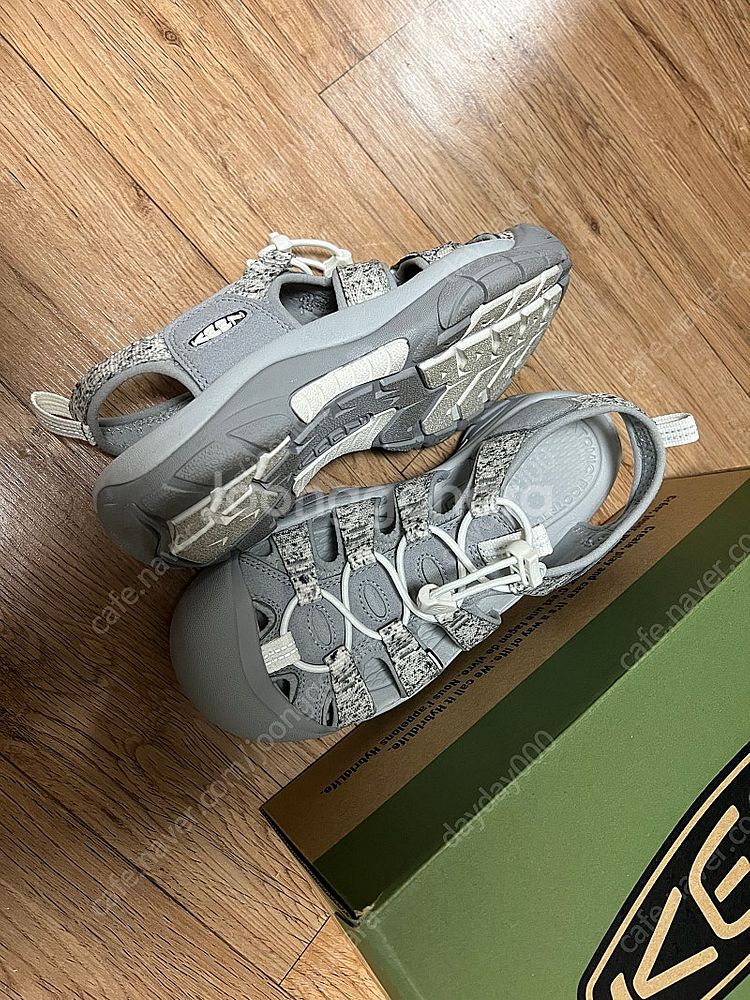 킨 뉴포트 레트로 여성 샌들 255--2