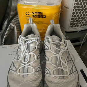 살로몬 xt-6 바닐라아이스 260사이즈