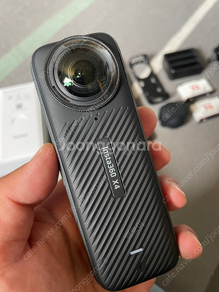 인스타360 x4, 모터사이클 클램프 등등 팝니다--2