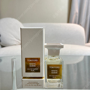 톰포드 화이트스웨이드 50ml 팝니다