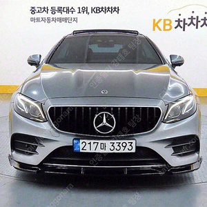 벤츠 E클래스 중고차 벤츠 중고차 수입중고차 회색 2017년식 74,315km E400 4MATIC 개인사업자 차량구매