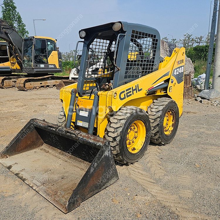 겔 중고 스키드로더 GEHL4240 2012년식 저가동--1