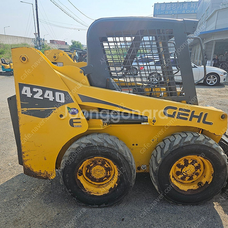 겔 중고 스키드로더 GEHL4240 2012년식 저가동--2