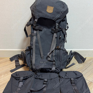 피엘라벤 카즈카 35L M/L 콜블랙(사이드포켓 3개 포함) 팝니다.