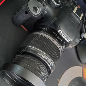 캐논 카메라 DSLR EOS 550D + 18-55MM 렌즈 + 추가배터리 새것 판매합니다.