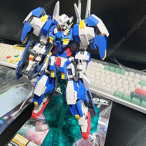 가조립 클럽G MG TR1 헤이즐 카이, 가조립 MG 아발란체 엑시아, 가조립 클럽G MG 매뉴버 스트라이커 팩 팝니다.