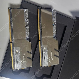 지스킬 로얄 실버 DDR4 16기가(8*2)