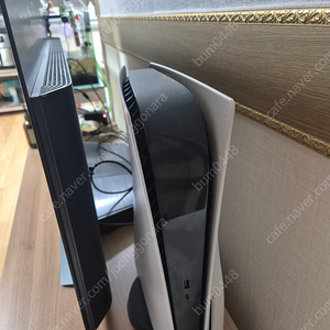 PS5 디스크 에디션 + 듀얼센스 2개 + 듀얼센스 무선충전기 구성으로 판매합니다 - 대구 직거래 우선