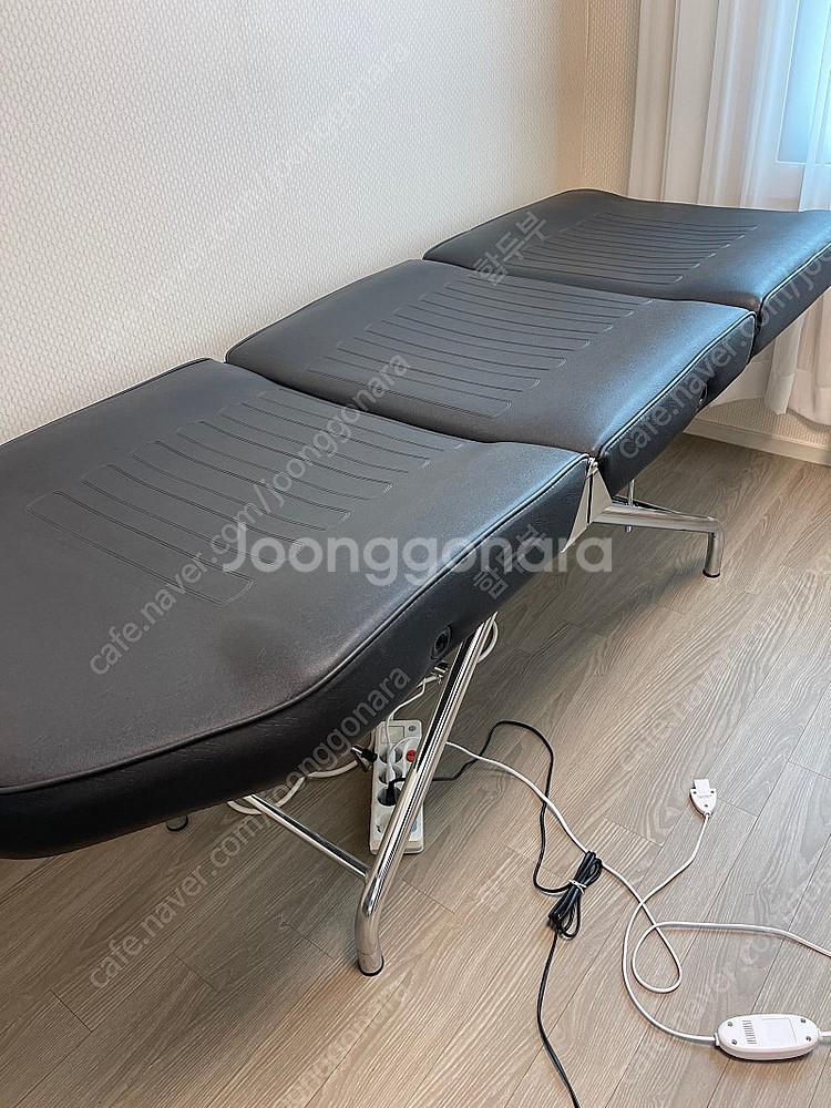 미용베드 팝니다. (메모리폼 페이셜 민자형)--9
