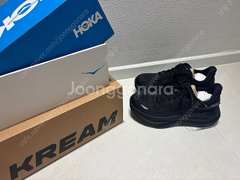 호카 본디9 블랙 와이드 275 팝니다--1