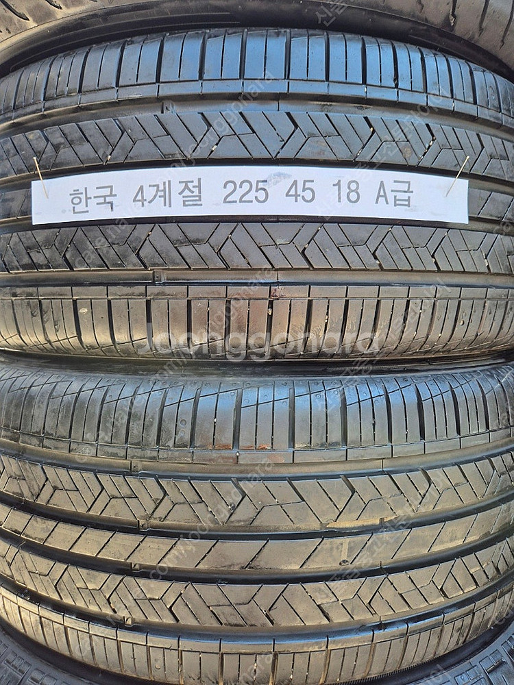 225 45 18 한국 4계절 타이어 장착무료 A급--2