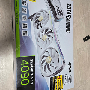 ZOTAC RTX 4090 AMP EXTREME AIRO 화이트 24GB