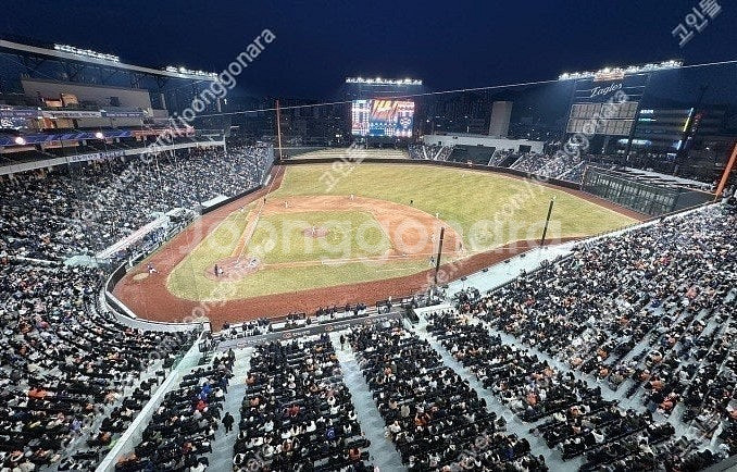 [ 사기매물 조심 ] 6/25 잠실 두산 SSG 1루 오렌지석 2 & 4연석 / 3루 테이블석 2연석 양도합니다.--0