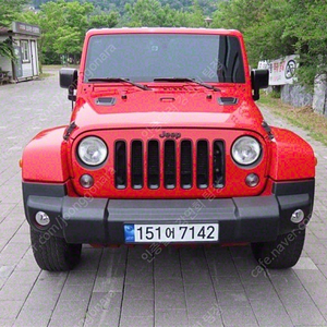 지프 랭글러 중고 JEEP 랭글러 2017년식 3.6 스포츠 사하라 4DR 개인사업자 차량구매
