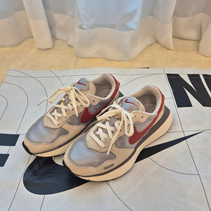 나이키 피닉스와플 245사이즈