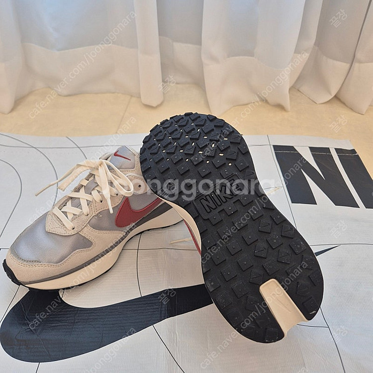 나이키 피닉스와플 245사이즈--1