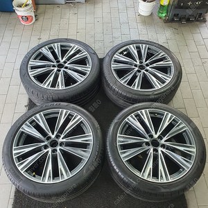 [ 추 ] 아우디 A6 50TDI 20인치 휠 타이어 조합 팝니다.