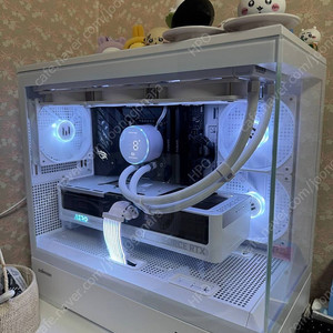 [개인] I9 12900 / 5070TI 화이트 본체 팝니다 (서울직거래)