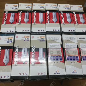 두영 램프 55W (전구 - 삼파장) 팝니다. 개당 3천원 & 4천원.