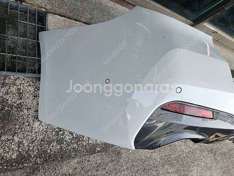 bmw g30 후기형 m팩 뒷범퍼 판매합니다--1