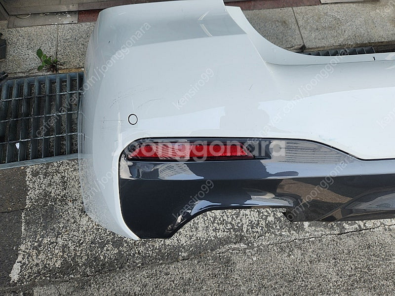 bmw g30 후기형 m팩 뒷범퍼 판매합니다--2