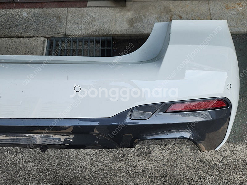 bmw g30 후기형 m팩 뒷범퍼 판매합니다--5