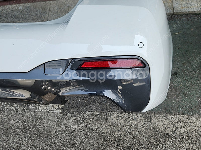 bmw g30 후기형 m팩 뒷범퍼 판매합니다--6