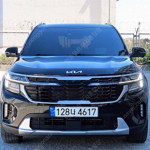 셀토스 중고 셀토스 소형SUV 중고 검정색 2023년식 48,814km 가솔린 1.6 터보 2WD 시그니처 중고자동차