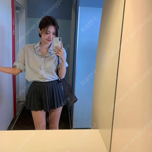 택달린 새상품) 타낫 뮤제스트라이프 블라우스