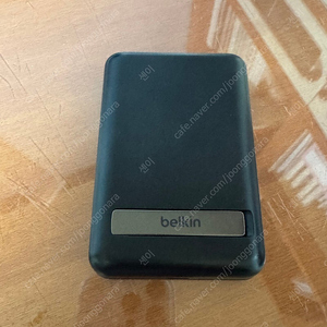 벨킨 5000mAh 멕세이프 보조배터리 팝니다 :-)